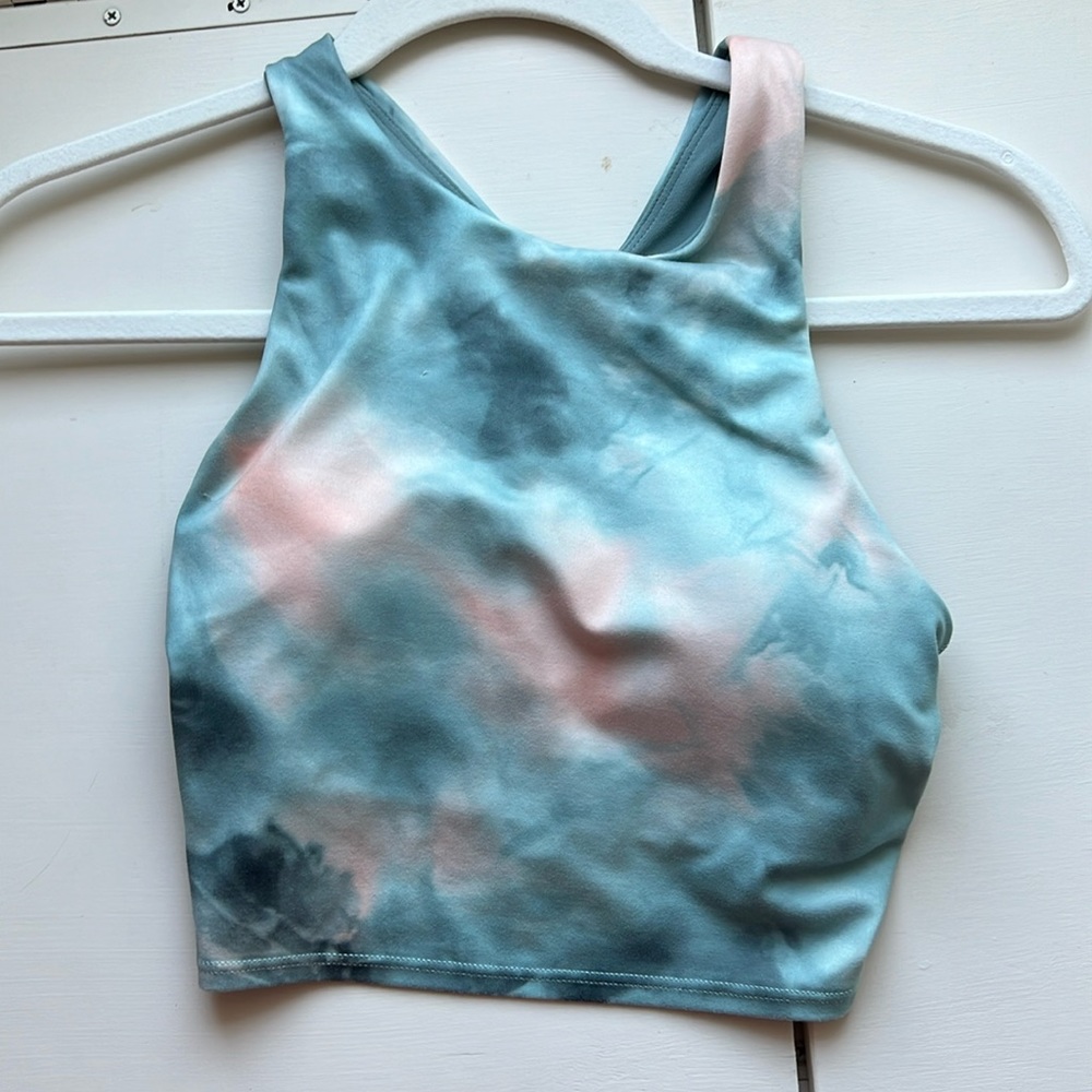 ATHLETA BUILT IN BRA CROPPED TANK